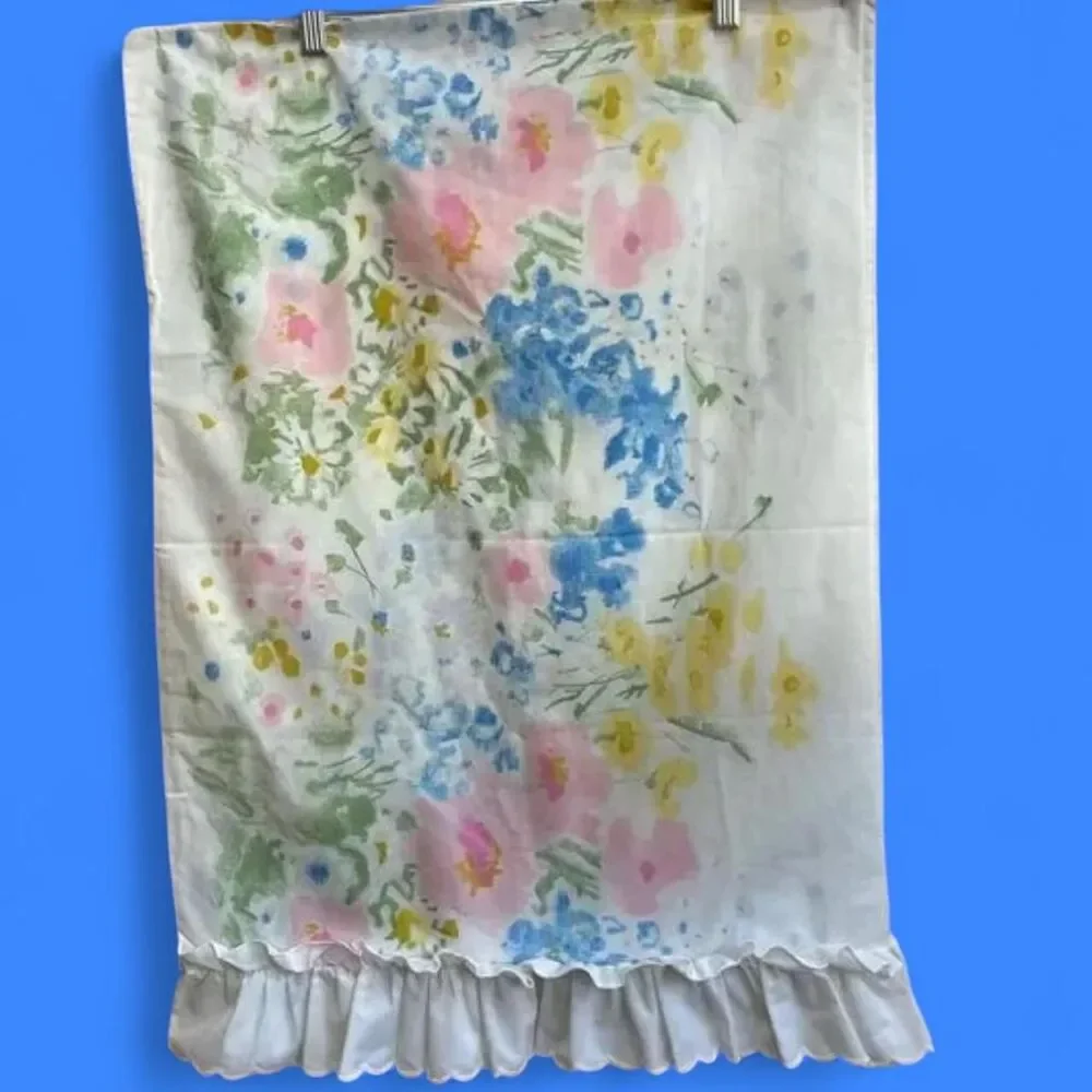 Vintage 70's Watercolor Pastel Floral Full-Sized Sheet Set W/ Ruffle Hem